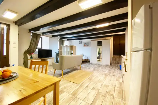 Cazare în Brașov pentru familii sau cupluri: cum alegi apartamentul potrivit