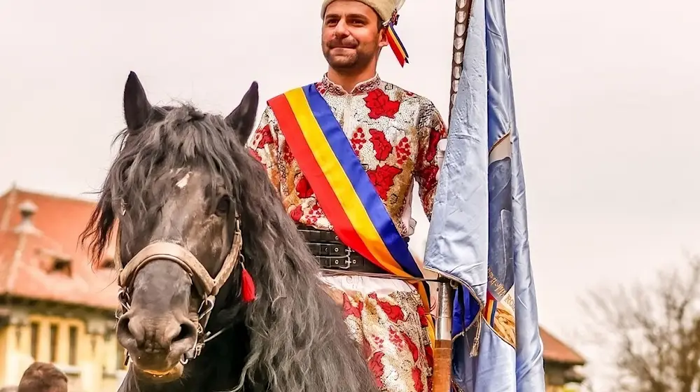 Junii Brașovului – O Tradiție Vie la Poalele Tâmpei