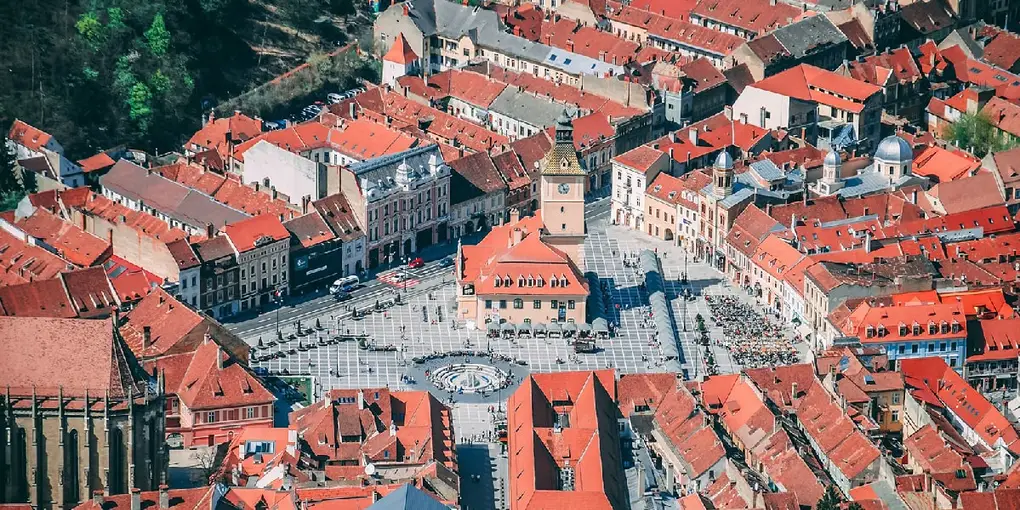 O scurtă privire asupra Pieței Sfatului din Brașov
