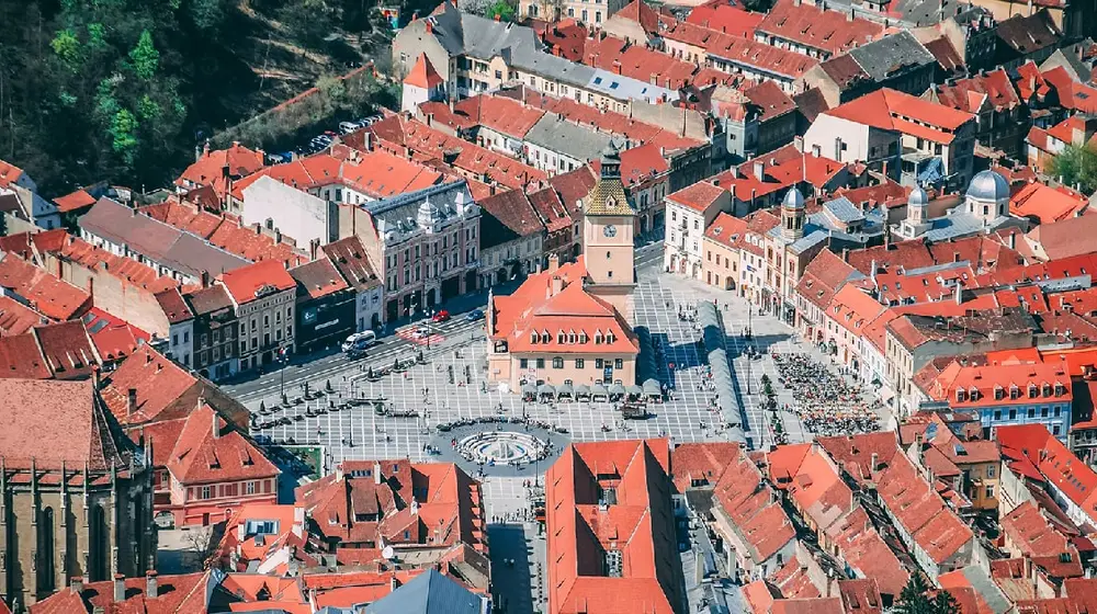 O scurtă privire asupra Pieței Sfatului din Brașov