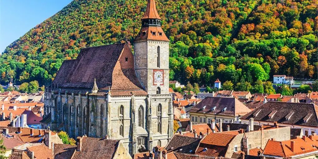 Top 5 locuri din Brașov la care ajungi pe jos din apartamentele noastre